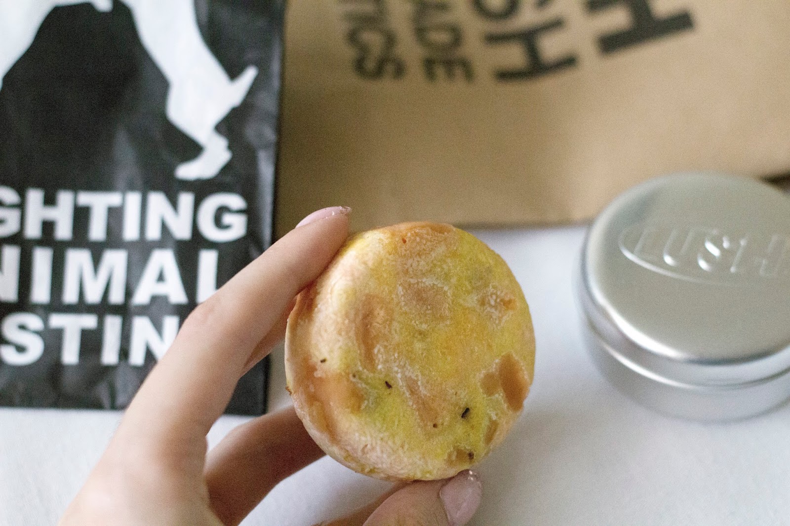 Lush GODIVA shampoo bar Innas Corner