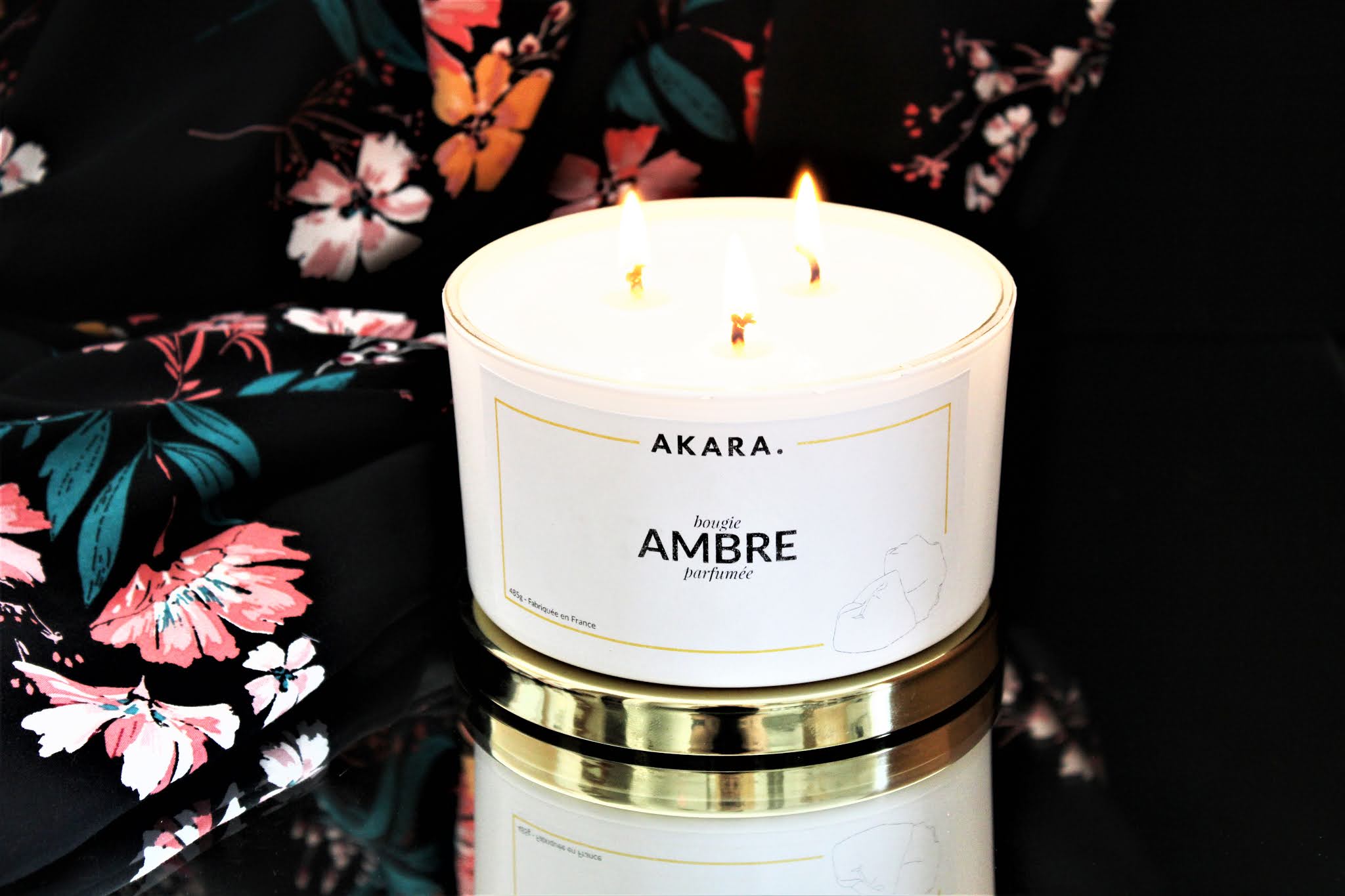 AKARA. AMBRE BOUGIE PARFUMÉE NATURELLE 3 MÈCHES [AVIS]