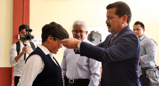 Se beneficiarán 1,500 alumnos con lentes gratuitos en San Pedro Cholula