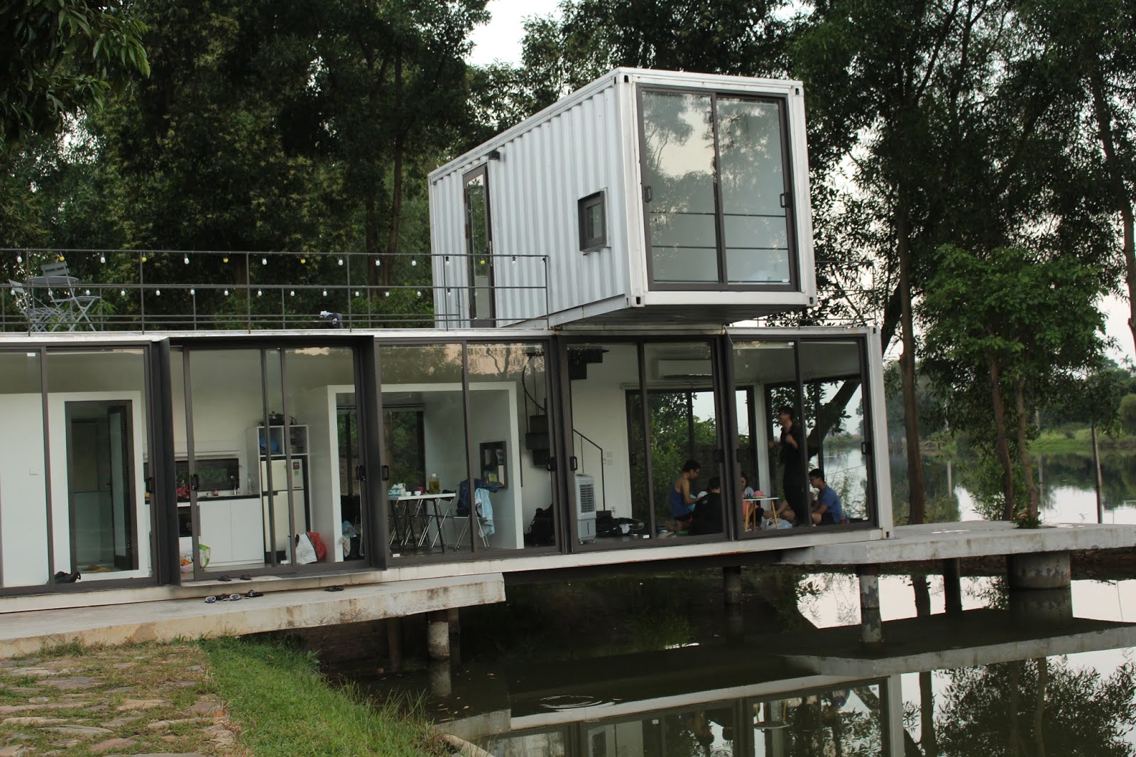 Shipping Container Homes & Buildings Simple but Sophisticated and Aesthetic Shipping Container