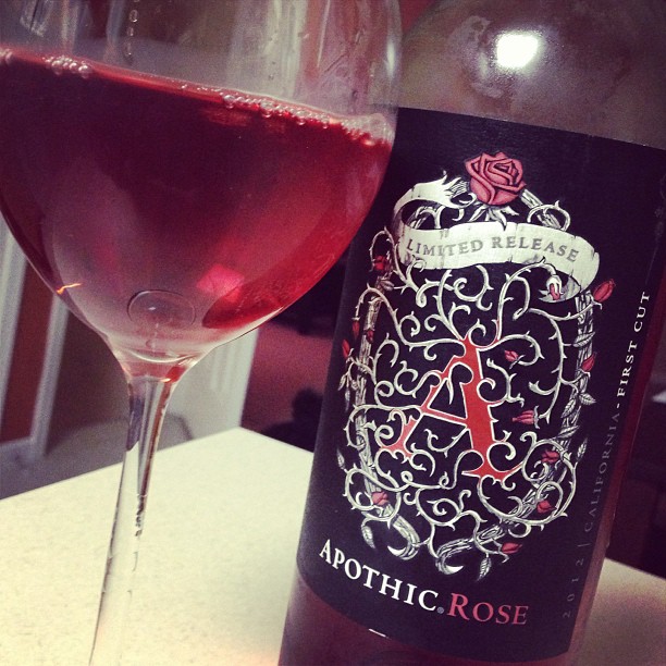 Ashley Sees, Ashley Does Wine Me Apothic Rose