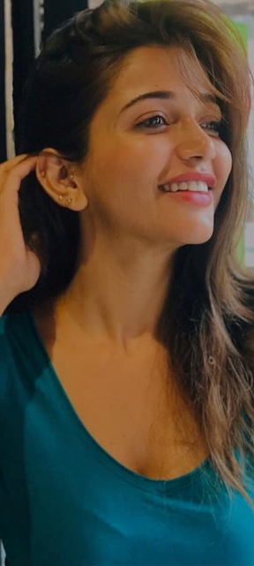 Actress Anaika Soti Phone Wallpapers Navel Queens