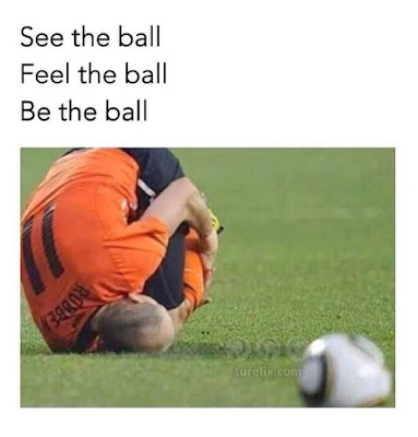 See The Ball, funny football soccer meme picture of Arjen Robben