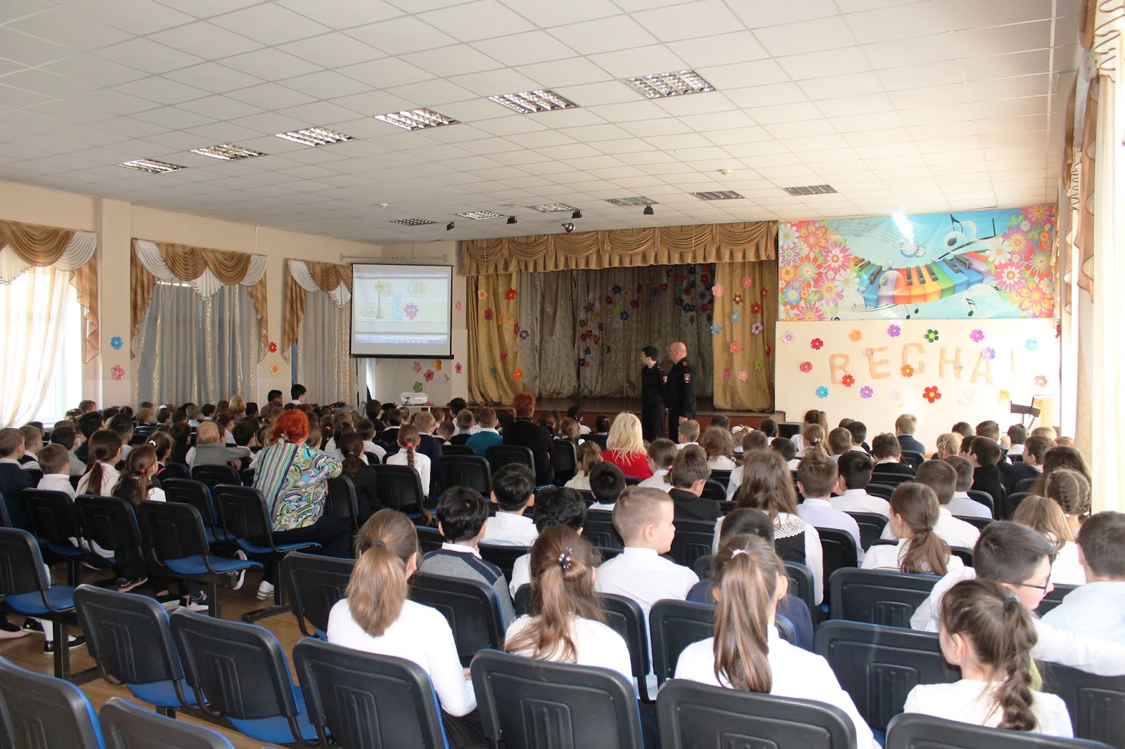 12 школа ессентуки учителя. гимназия номер 4 город пятигорск. гимназия 4 пятигорск. сош 4 пятигорск. пятигорск школа 1 имени лермонтова.