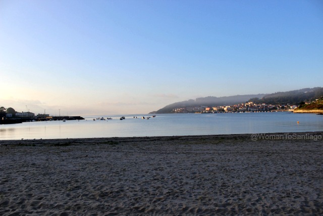 cee-camino-de-santiago-finisterra-playa