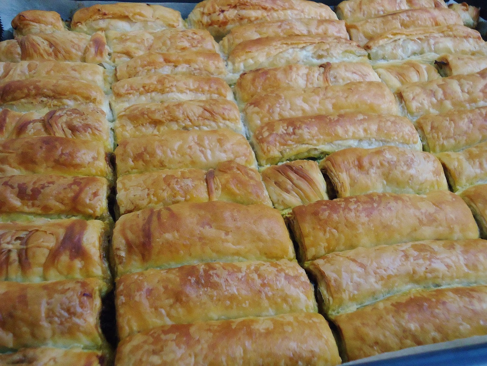 Birsel ve İrem El Açması Çıtır Börek (IspanaklıPırasalı)