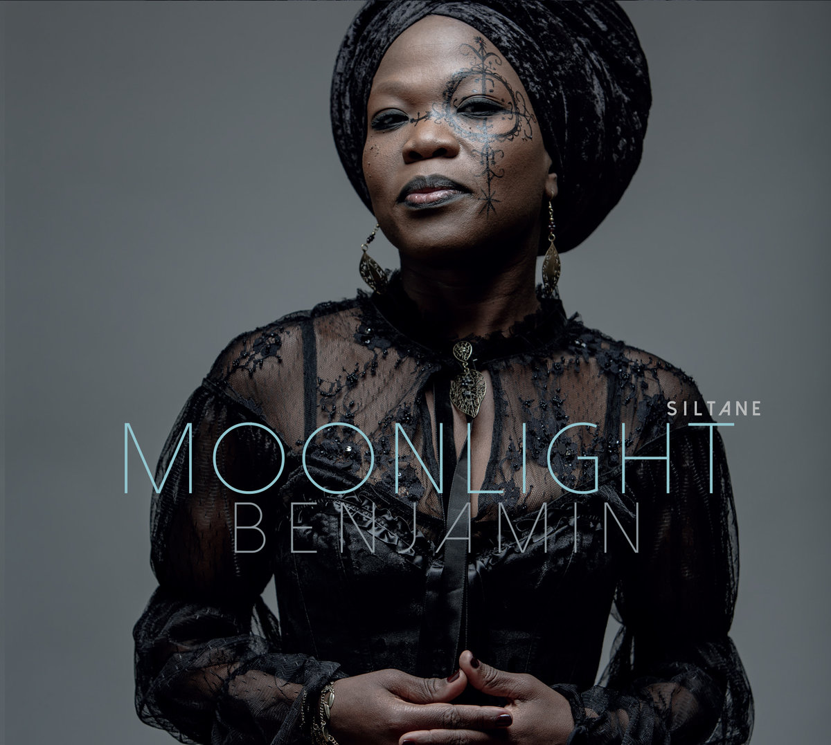 Moonlight Benjamin – Siltane (Ma Case, 2018)