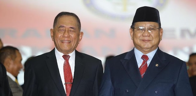 Puji Ryamizard, Prabowo: <i>Old Soldiers Never Die And They Are Never Fade Away</i> Puji Ryamizard, Prabowo: <i>Old Soldiers Never Die And They Are Never Fade Away</i>