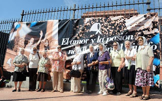 Día de la Democracia festejo popular en la Plaza de Mayo