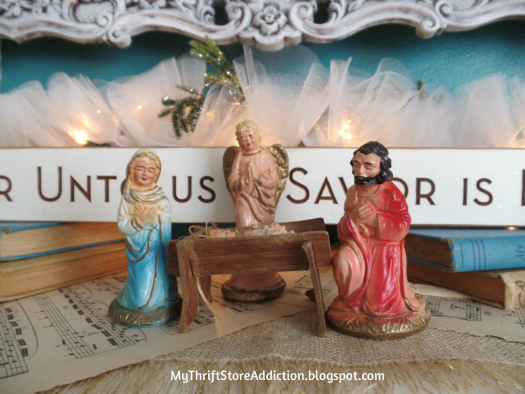 Creating Christmas: A Very Thrifty Christmas mythriftstoreaddiction.blogspot.com Vintage family heirloom nativity, a holiday tradition