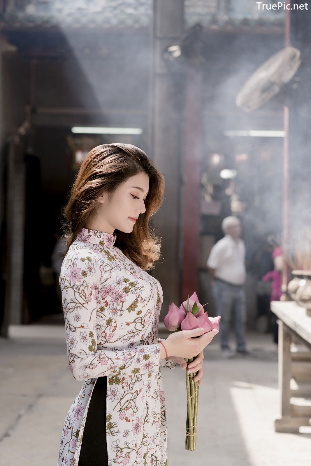 Image-Vietnamese-Beautiful-Girl-Ao-Dai-Vietnam-Traditional-Dress-by-VIN-Photo-1-TruePic.net- Picture-69