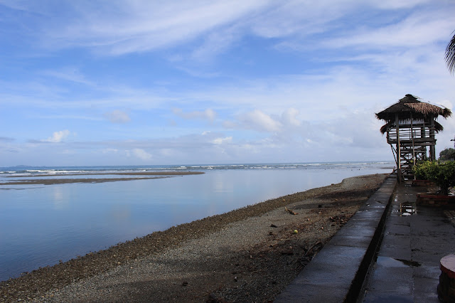 Surfing scene in Lanuza