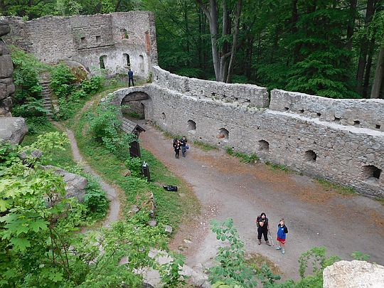 Dziedziniec niskiego zamku. Dziedziniec niskiego zamku.