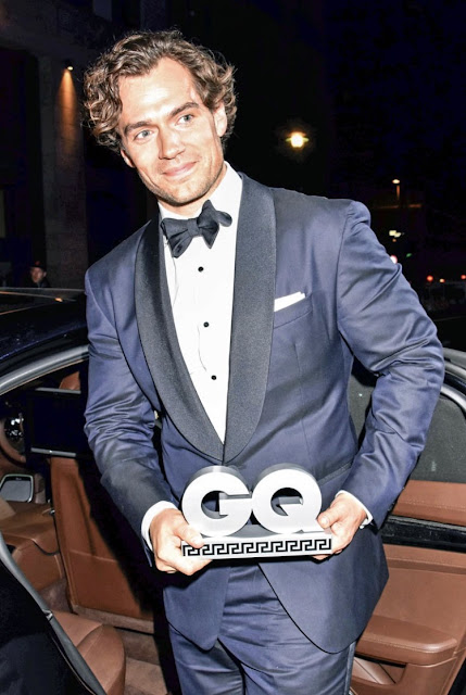 henry cavill news henry honored at gq men of the year awards in berlin