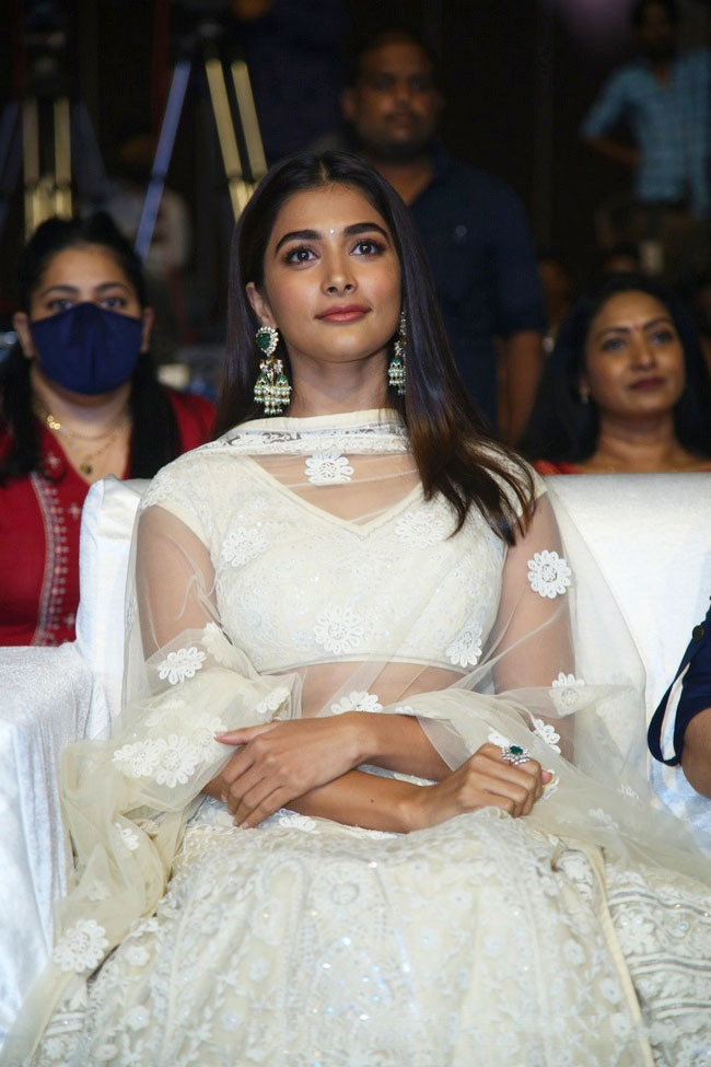 Pooja Hegde in White Salwar from Most Eligible Bachelor Event Pooja-hegde-most-eligible-bachelor-15