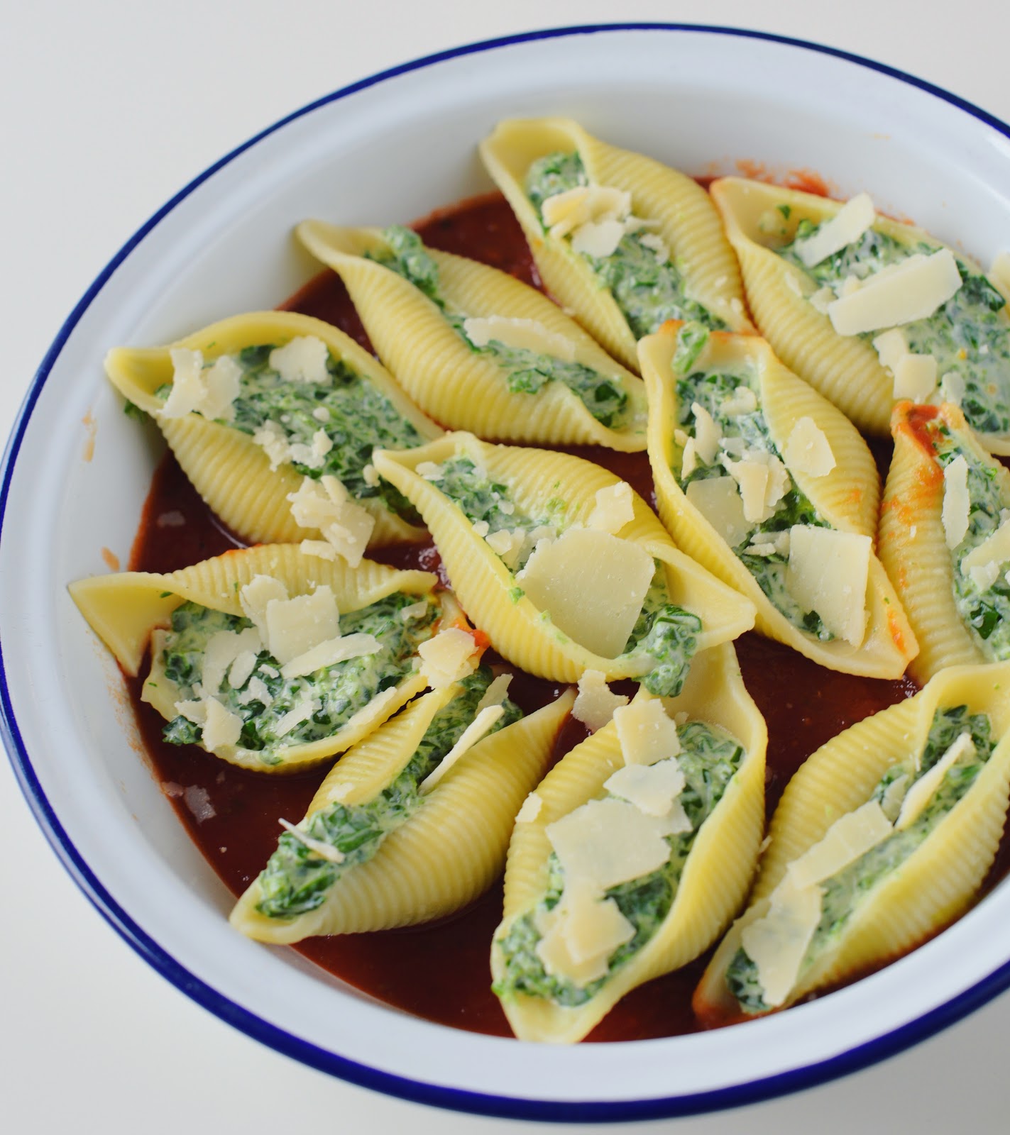 Gefüllte Muschelnudeln mit Spinat &amp; Ricotta – stuffed shells witch ...