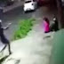 Vídeo: Assaltante aponta arma e ameaça matar criança com tiro na cabeça na Cachoeirinha