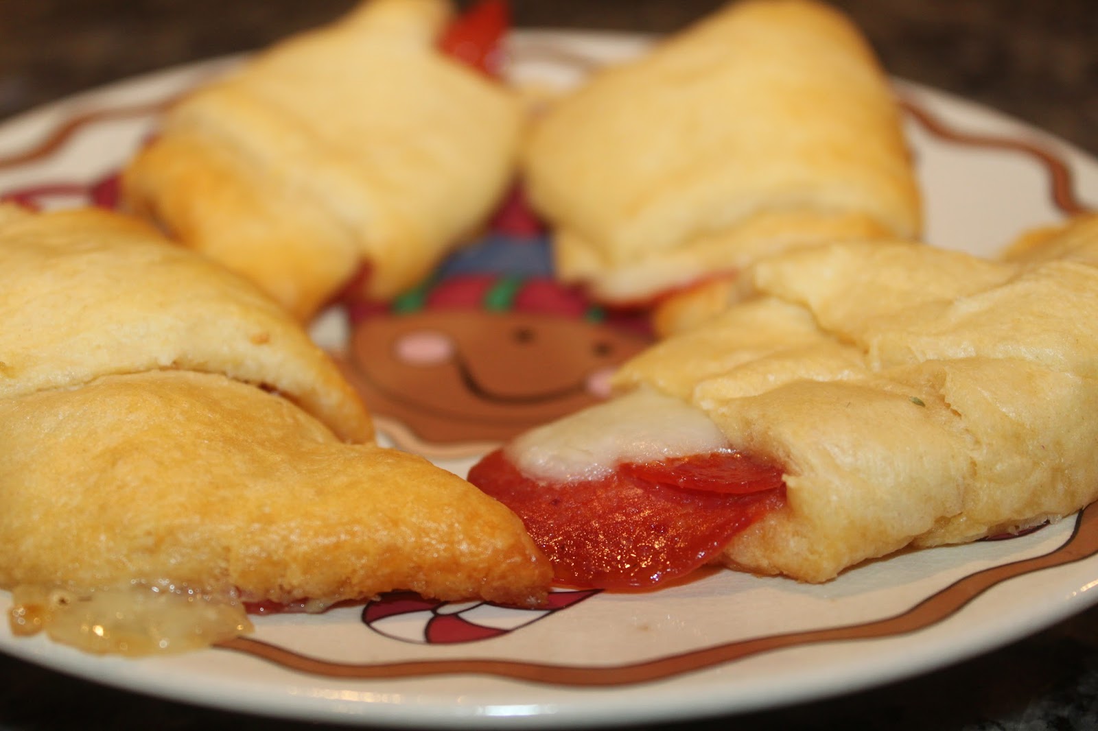 dameinthegrove Croissant & Pepperoni Bites