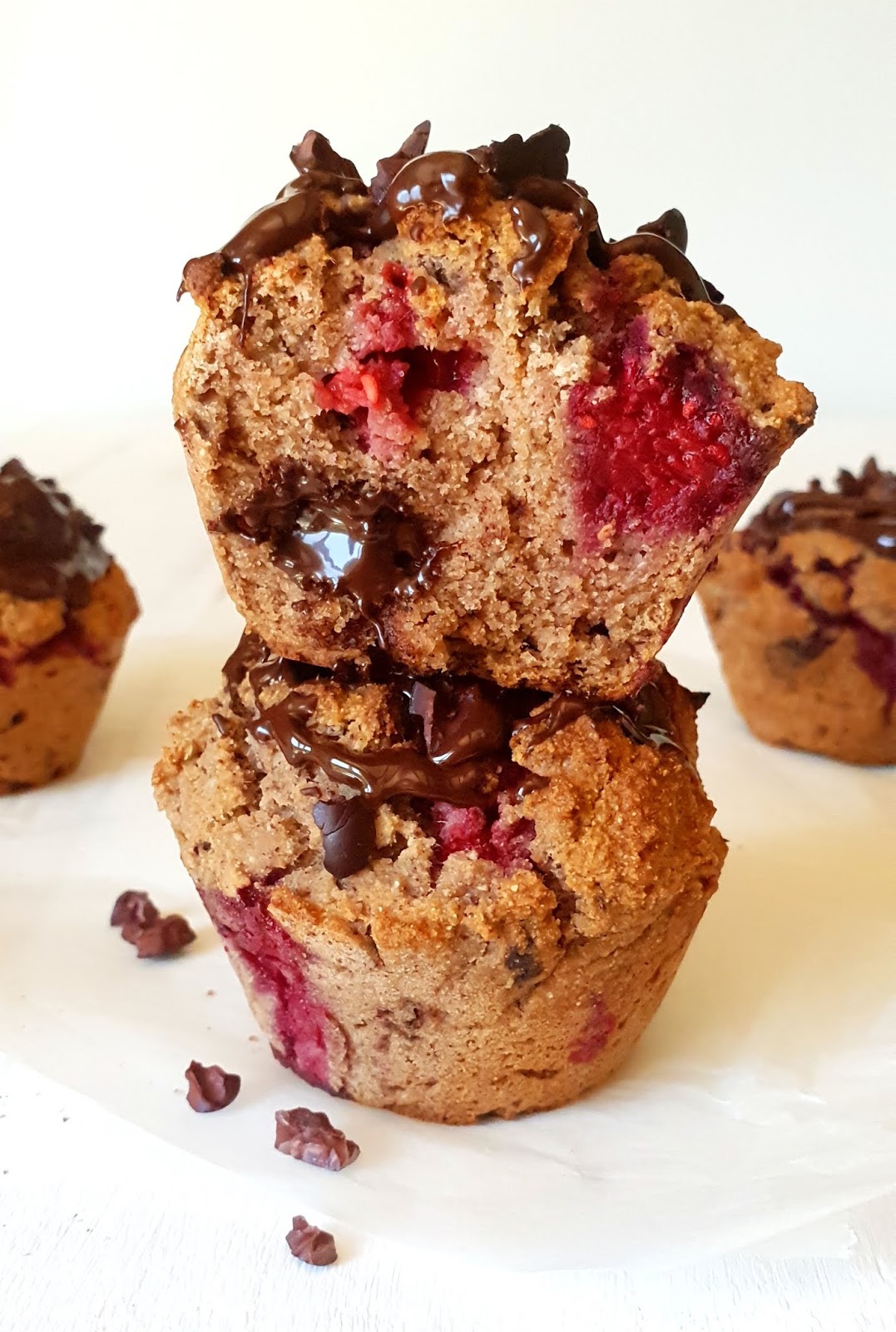 MUFFINS FRAMBOISES CHOCO ( sans gluten, sans lactose, sans oeuf, allégés) MUFFINS FRAMBOISES CHOCO ( sans gluten, sans lactose, sans oeuf, allégés)