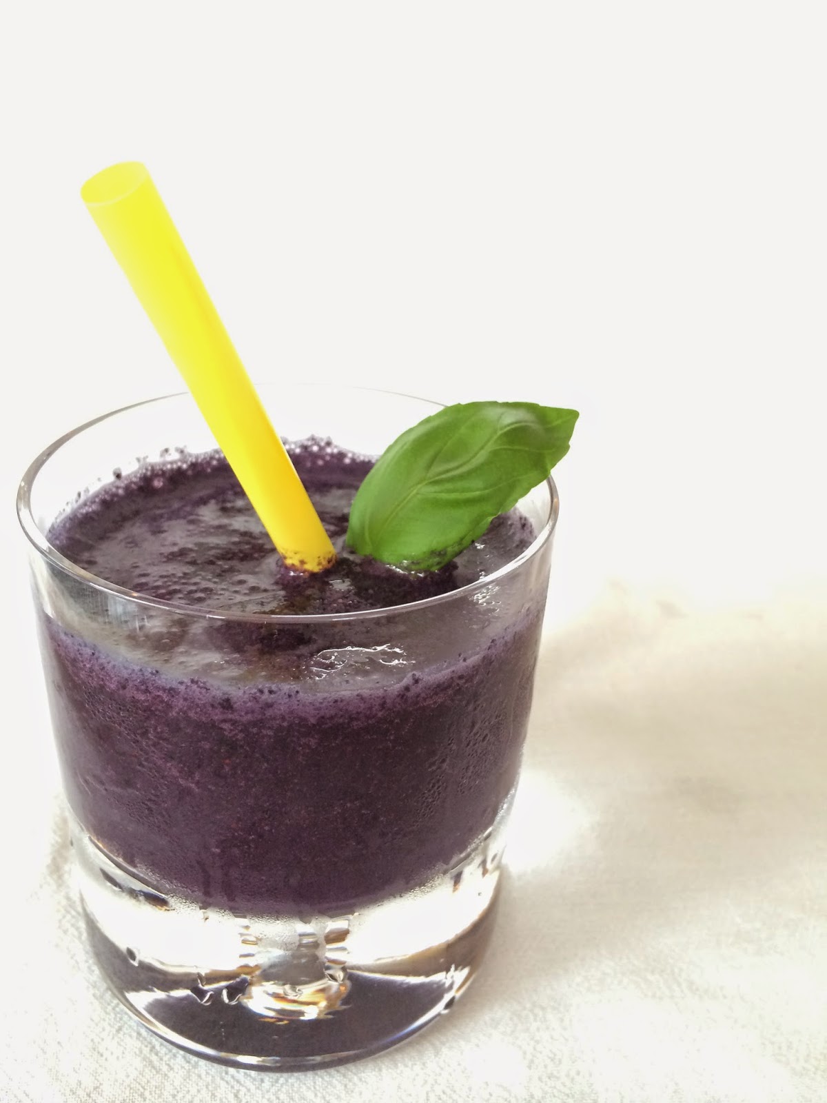 foodlove Blueberry Basil Smoothie