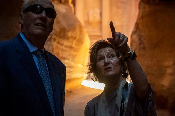 The King and Queen visited the historical city Petra. Petra (Raqmu) is a historical and archaeological city in southern Jordan