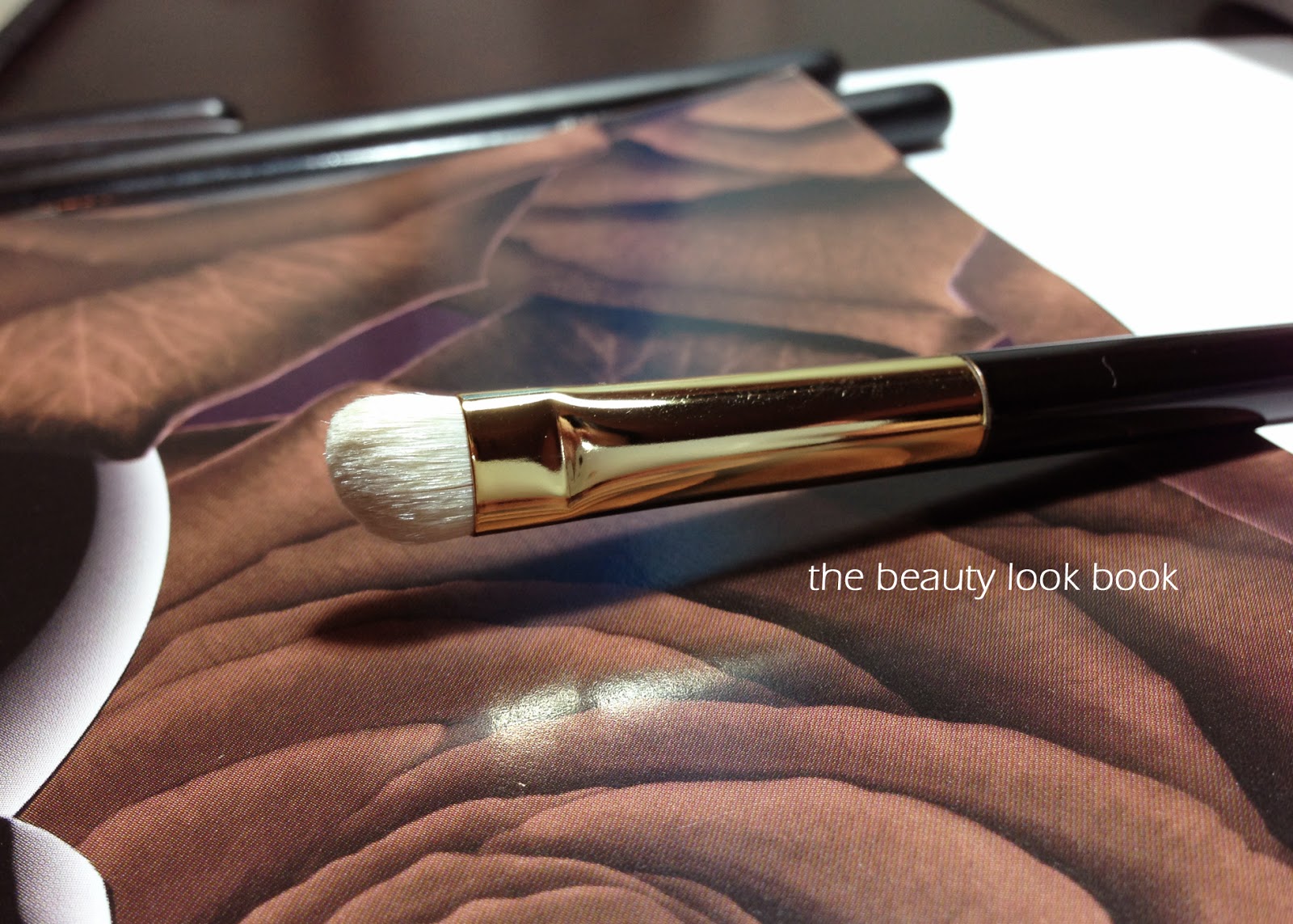 Eye Contour Brush