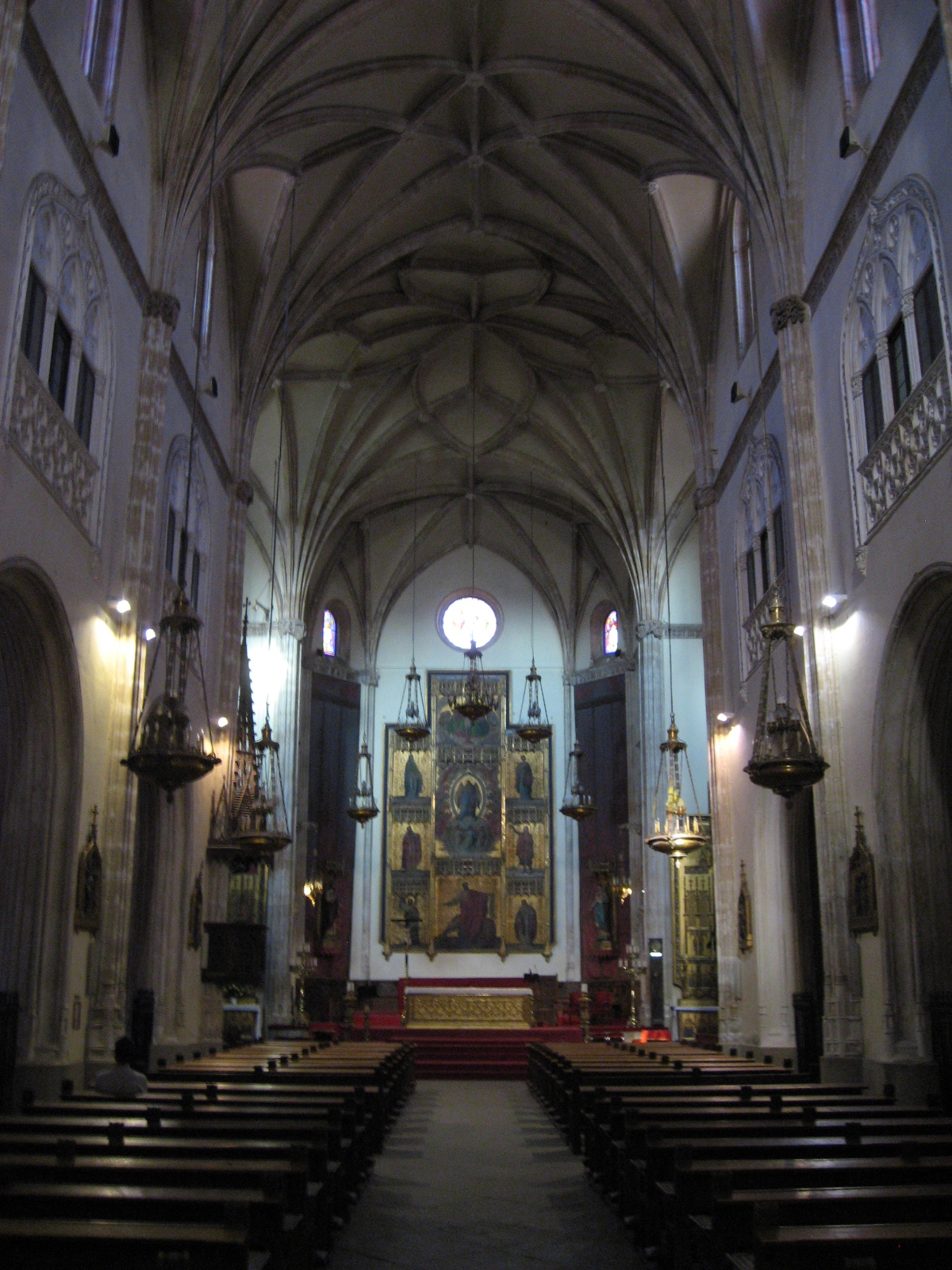http://1.bp.blogspot.com/-sHJGYwbaIUU/UJ1KlFt5CYI/AAAAAAAALFA/EBgbYqe1i6w/s1600/MADRID.MONASTERIO+DE+SAN+JERONIMO+EL+REAL.INTERIOR2.jpg