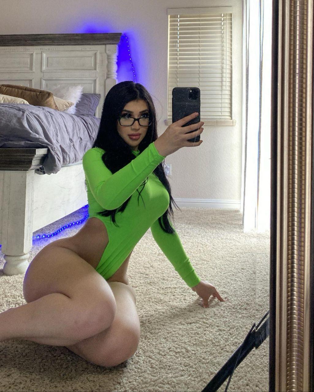 Tu PacketaxXxo: Pack de la hermosa Liliana Hearts onlyfans.