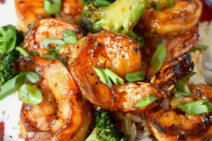 HONEY GARLIC BUTTER SHRIMP & BROCCOLI