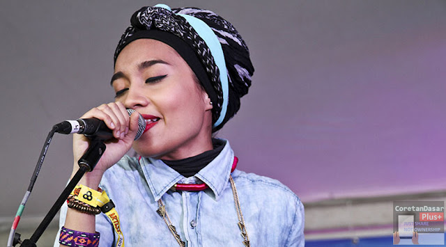 Favourite Thing Yuna, Lirik Coretan Dasar Plus+