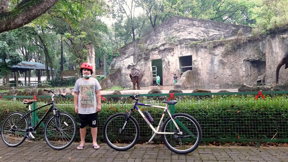 bersepeda gowes di kebun binatang ragunan nurul sufitri travel lifestyle blogger panasonic bianchi