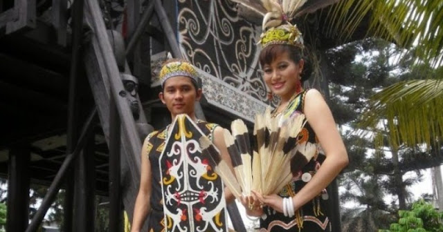 5 Typical Traditional Clothing of East Kalimantan