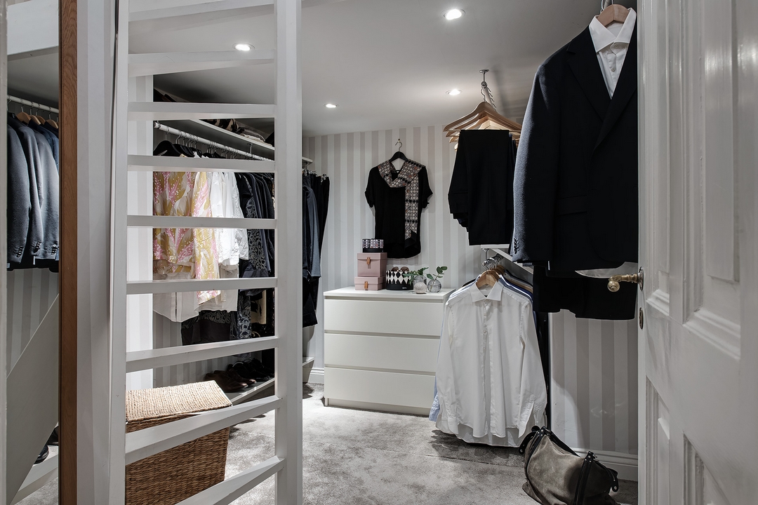 ON RESTE ENCORE UN PEU