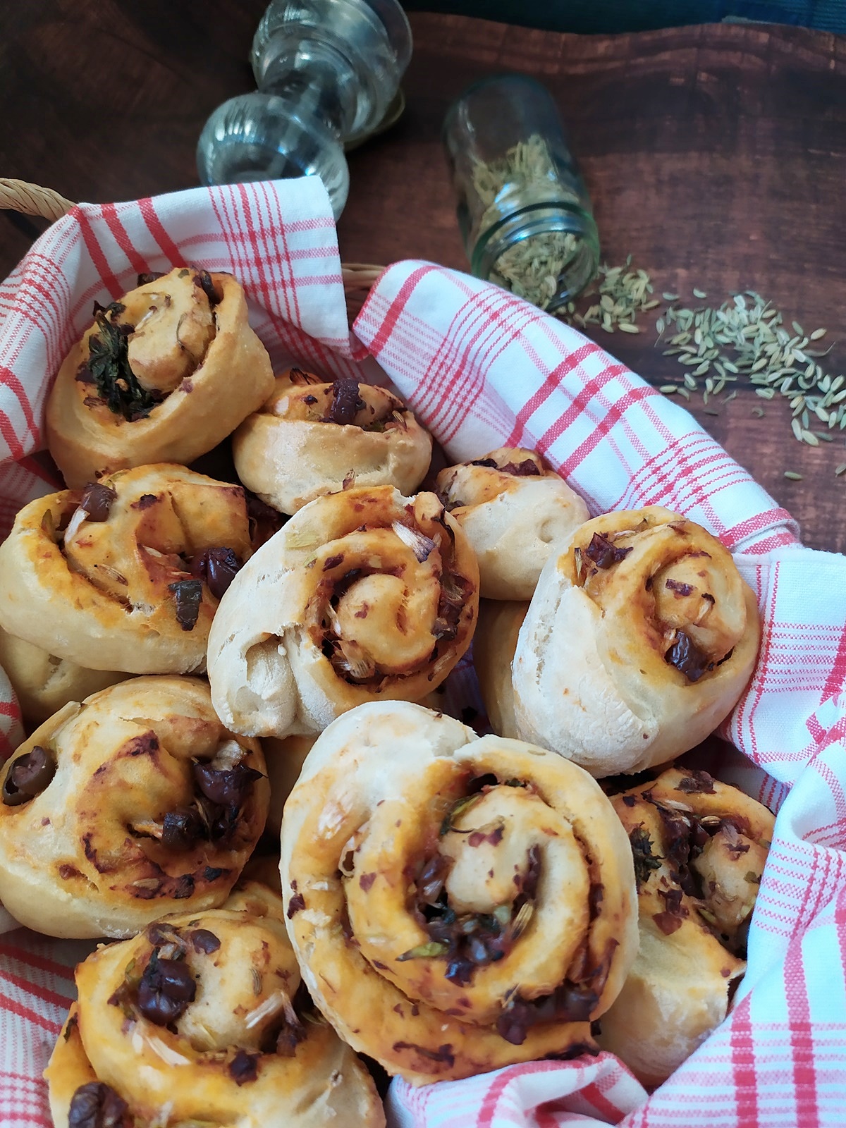 Ρολάκια Με Ελιές / Olive Rolls Cook And Feed