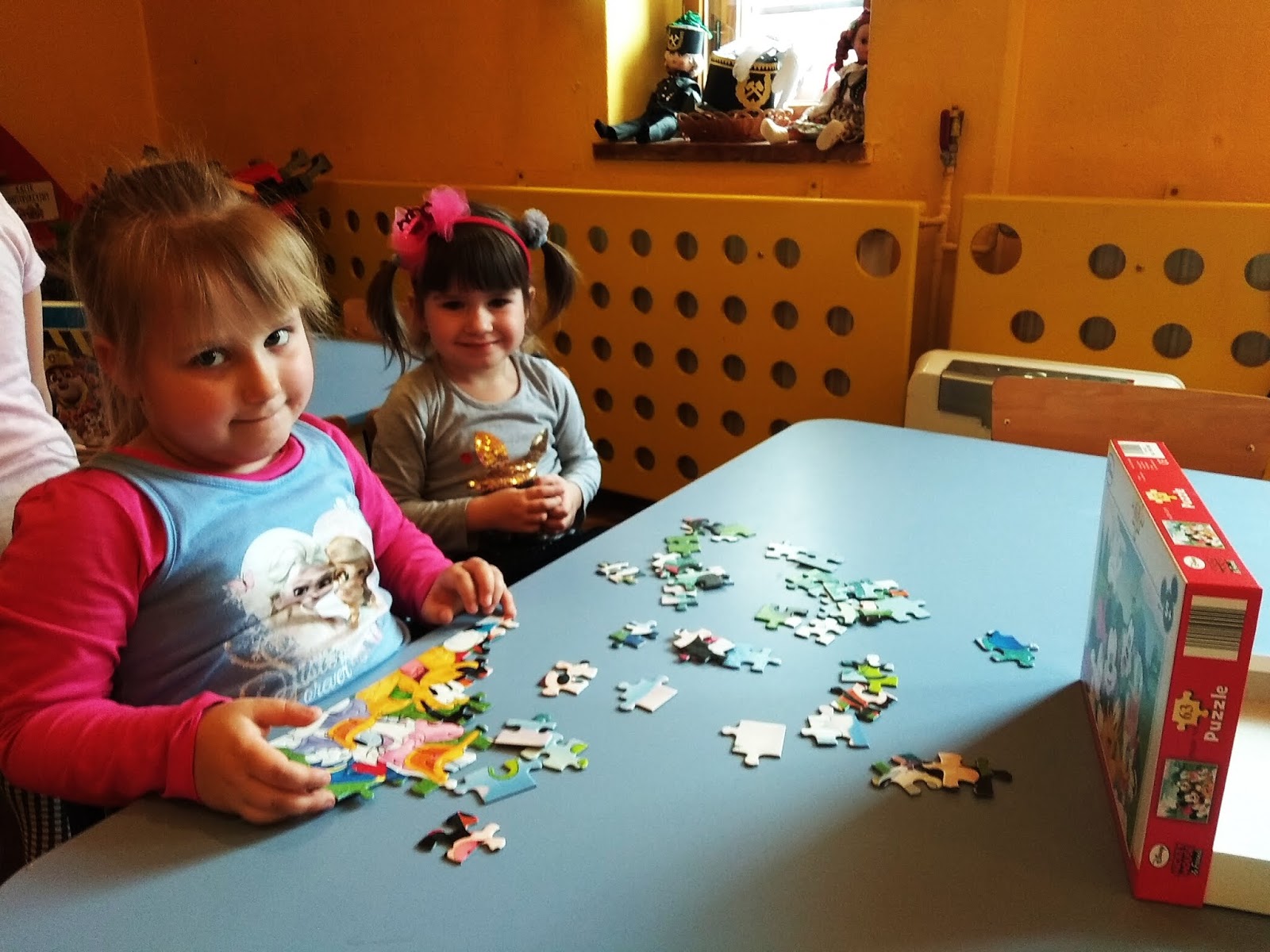 "Układamy puzzle" rozwijanie wśród dzieci logicznego myślenia