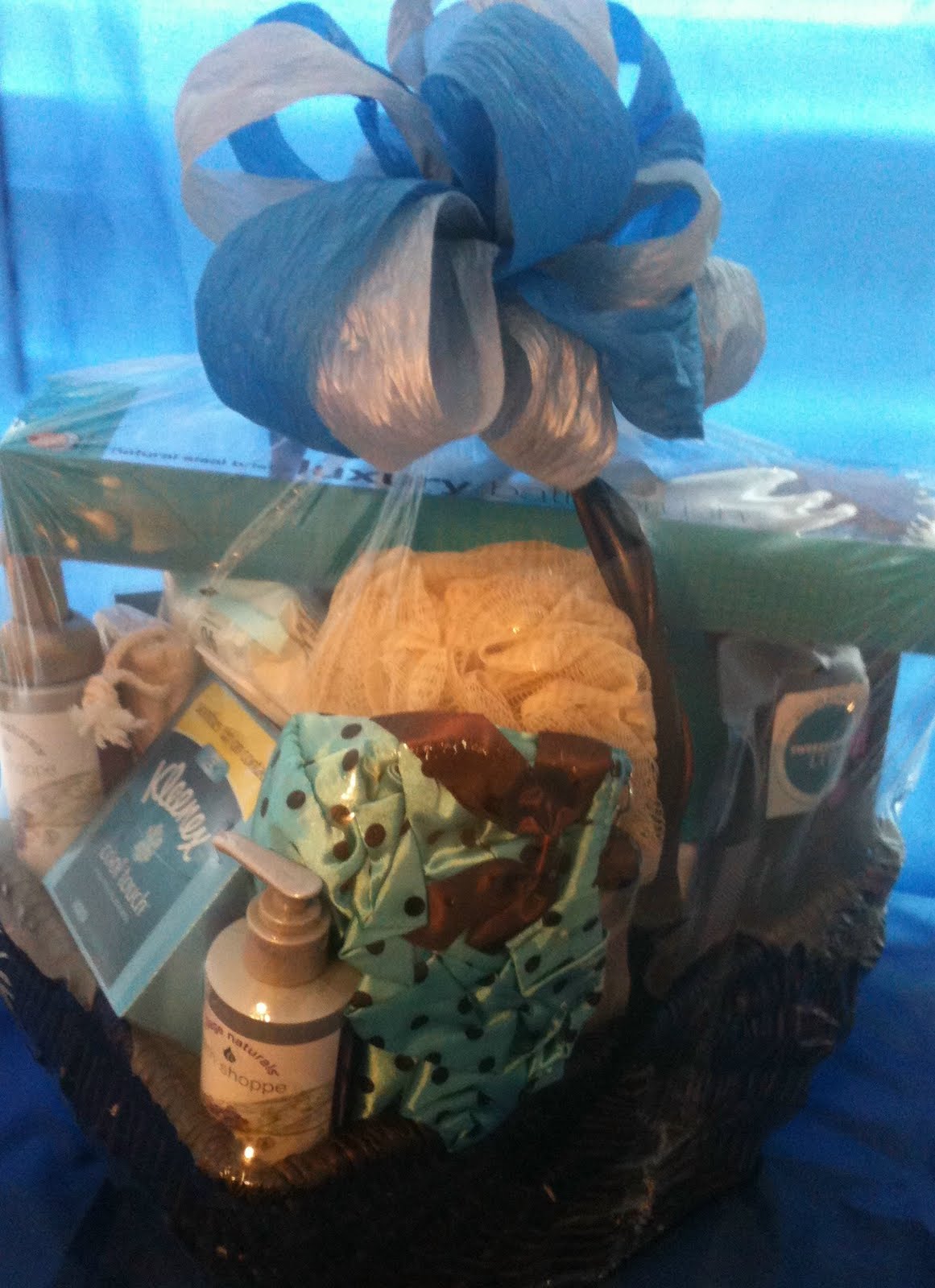 Quality Baskets Charity event fundraiser Gift Basket! Over 400.00