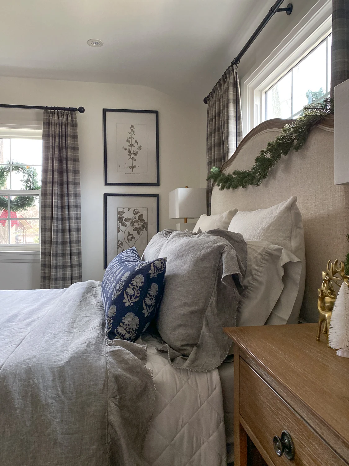 christmas bedroom decor, bedroom christmas decorations, christmas bedroom ideas