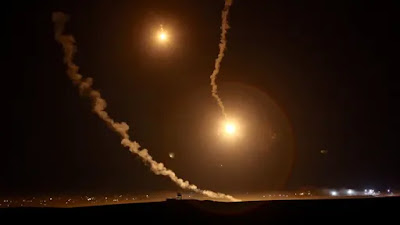 Hamas lança foguetes contra Israel Hamas lança foguetes contra Israel