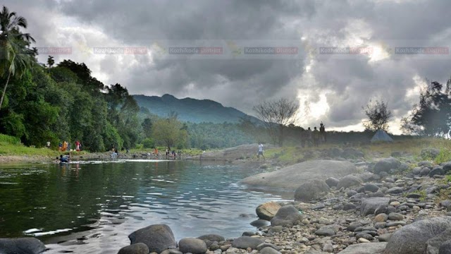 നീരൊഴുക്ക് നിലച്ച് കരിയാത്തുംപാറ; സഞ്ചാരികളുടെ എണ്ണത്തിൽ വൻകുറവ്