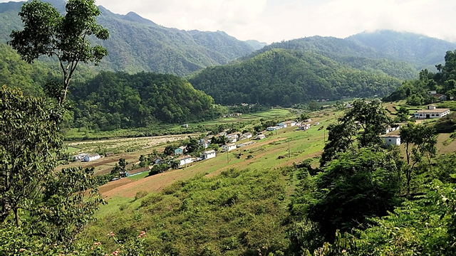 Udkhanda village of Uttarakhand state is surrounded by high mountains.