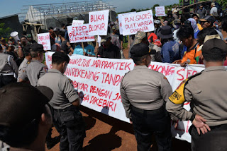 Kapolres Indramayu AKBP SUHERMANTO, S.I.K., M.Si Apresiasi Giat Unras di Proyek Gitet Lahan PLTU Kecamatan Patrol Dengan Lancar, Tertib Dan Aman Kapolres Indramayu AKBP SUHERMANTO, S.I.K., M.Si Apresiasi Giat Unras di Proyek Gitet Lahan PLTU Kecamatan Patrol Dengan Lancar, Tertib Dan Aman