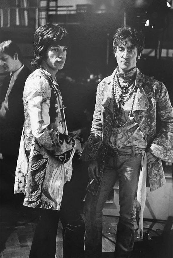 <i>The Beatles Unseen</i><span class= "fine"> </span>: photos inédites de la chanson <i>All You Need Is Love</i>