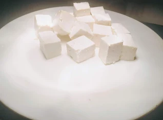 Cube shaped paneer pieces for schezwan chilli paneer recipe