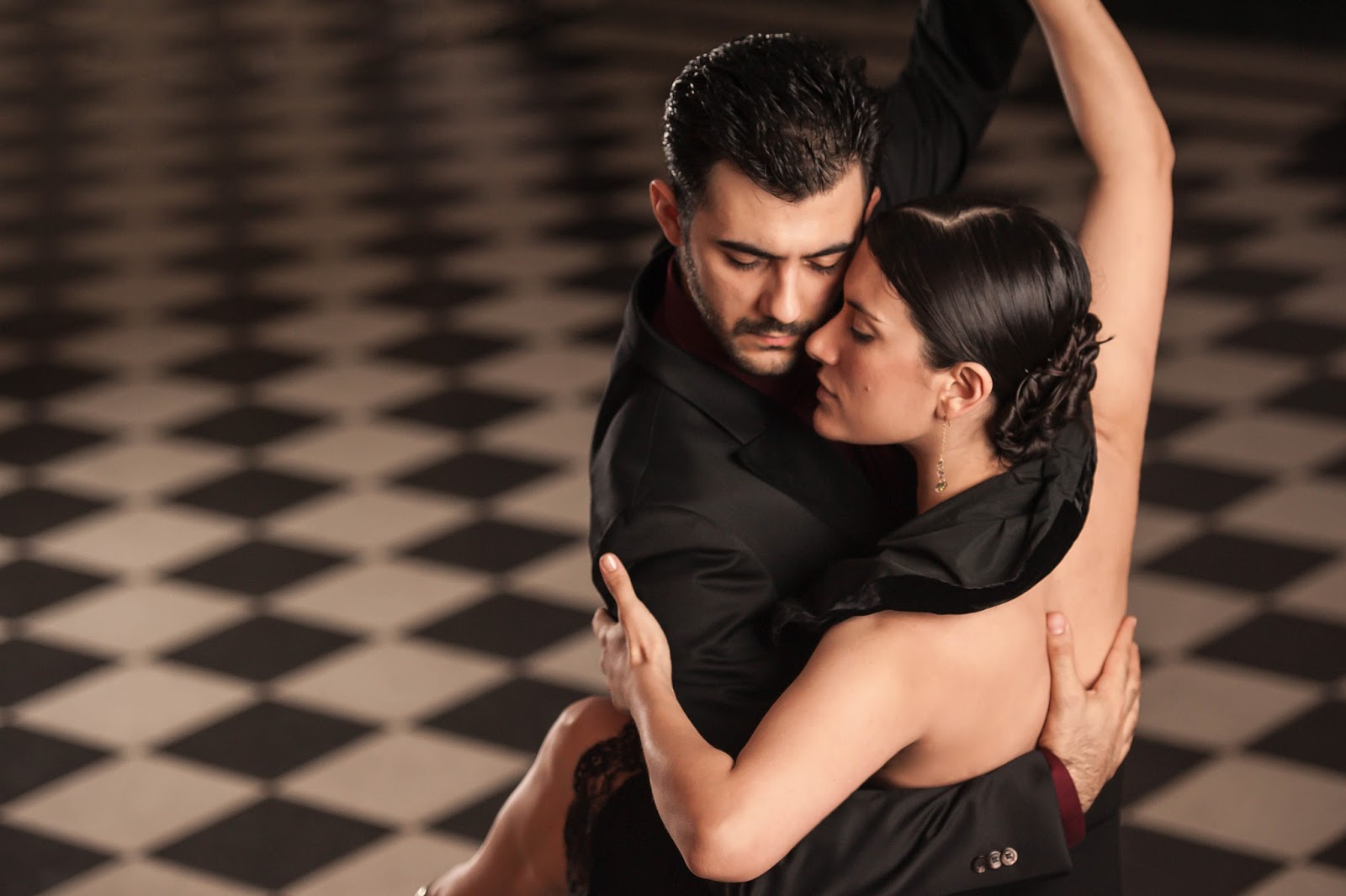 Буэнос-айрес аргентина танго. Dana frigoli. Аргентинский танцор танго. Танго сегодня. Аргентинское танго.