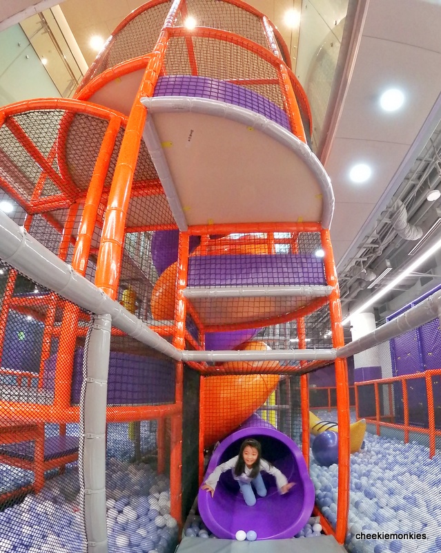 cheekiemonkies singapore parenting lifestyle blog first swirly slides