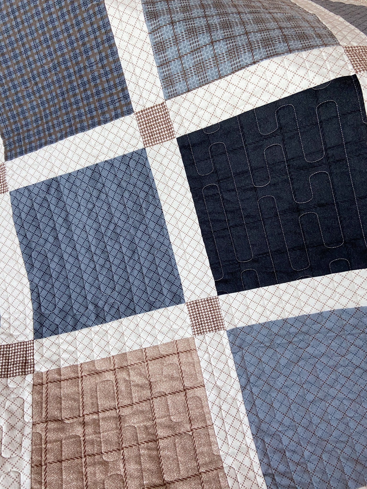 Carried Away Quilting: Finally . . . a flannel quilt for Brad