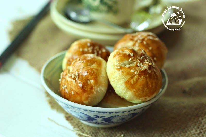 Nasi Lemak Lover Siew Bao / Flaky BBQ roasted chicken buns 鸡肉烧包