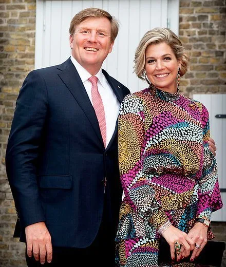 Queen Maxima wore Saloni Isa ruffle dress. Lendelhaus & Historische Saftfabrik Werder in Potsdam, Brandenburg