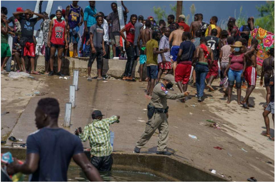 Беженцы мигранты мексики. Техас штат глава. General abbott 2023. Грег эббот. Грег эббот.