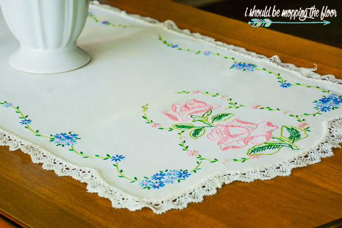 Vintage Linens In Every Day Living I Should Be Mopping The Floor